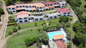Apartamento equipado, con amplia piscina